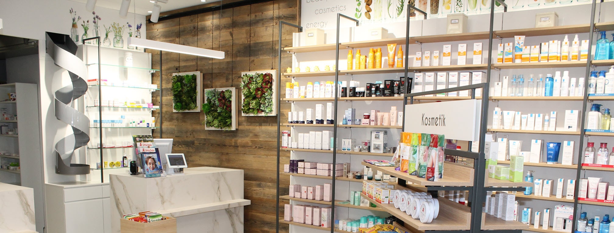 Apotheke mit ansprechendem Interior